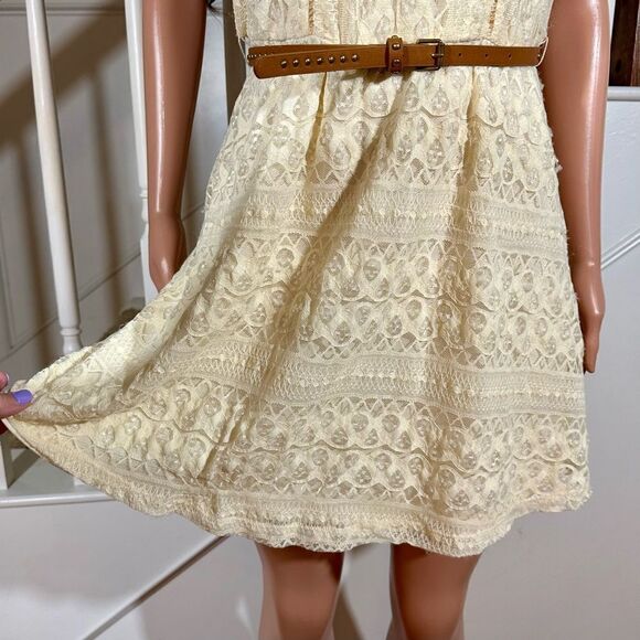 Cream lace belted country dress - Picture 5 of 15